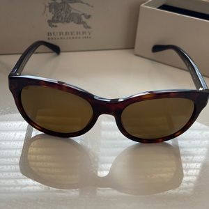 Burberry women’s sunglasses